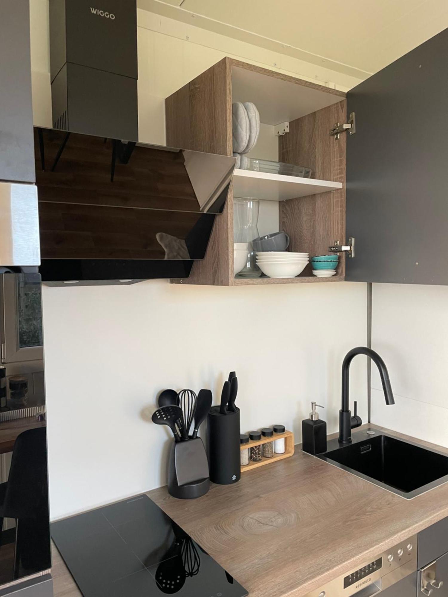 Luxe Tiny House Incl Jacuzzi En Strandhuisje In Zomerseizoen Meliskerke Exterior foto